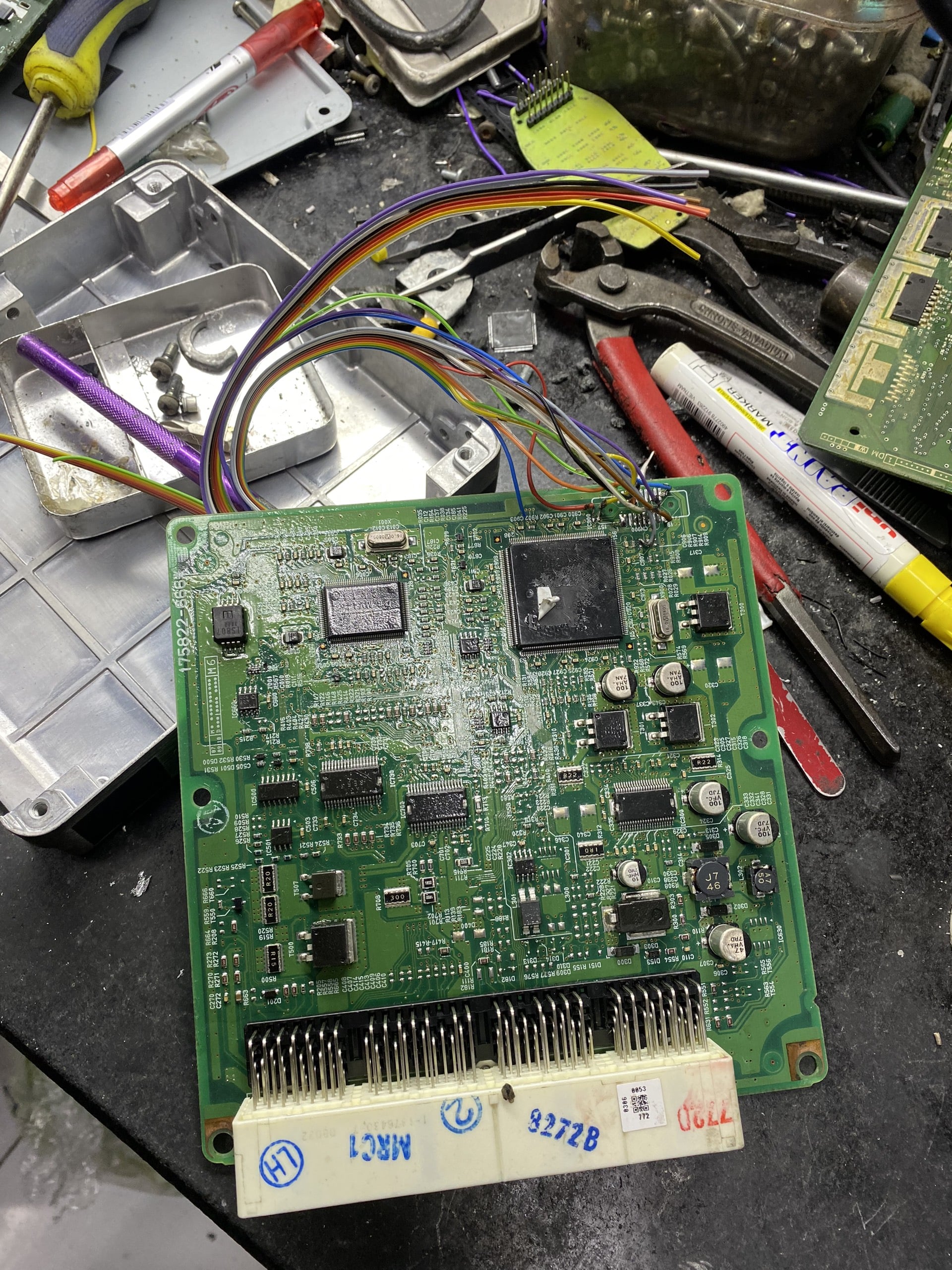 CHUYÊN SỬA CHỮA HỘP ĐỘNG CƠ ECU LEXUS - VES VIETNAM ECU SERVICE 4 Garage Chuyên Sửa chữa hộp động cơ ECU Lexus - VES VIETNAM ECU SERVICE uy tín với đội ngũ kỹ thuật viên chuyên sâu với nhiều năm kinh nghiệm trong lĩnh vực sửa chữa ECU.