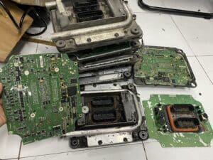 Sửa hộp ECU tại Bắc Giang - VIETNAM ECU SERVICE Chuyên sửa chữa thay thế hộp ECM - ECU các dòng xe Châu Âu , Châu Á tại Việt Nam.