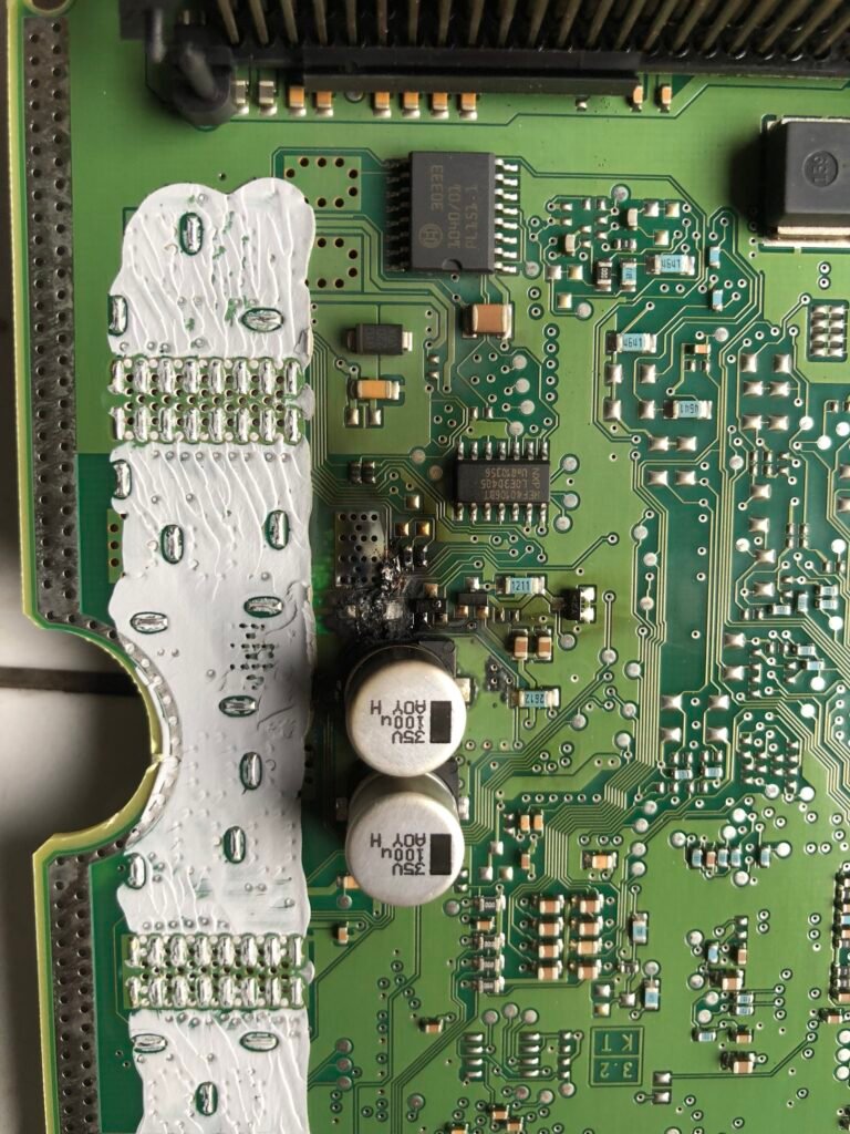 Sửa bo mạch ECU khi xe báo lỗi P0606