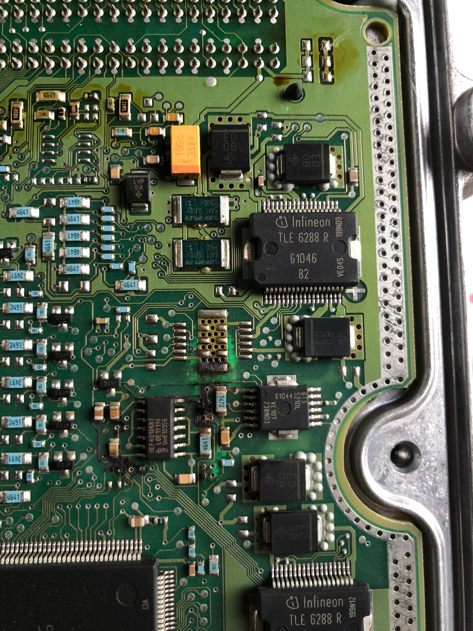 Nguyên nhân hư hỏng hộp động cơ ECU Toyota