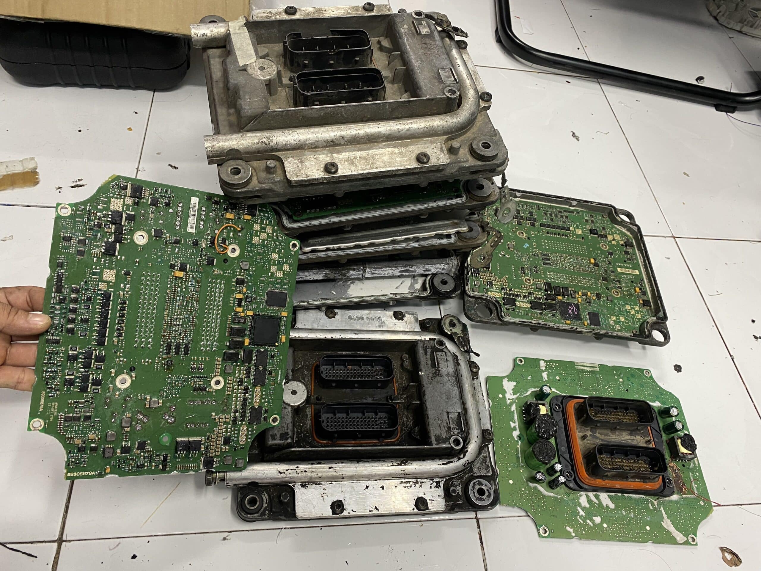 sửa hộp động cơ ECU ECM Volvo