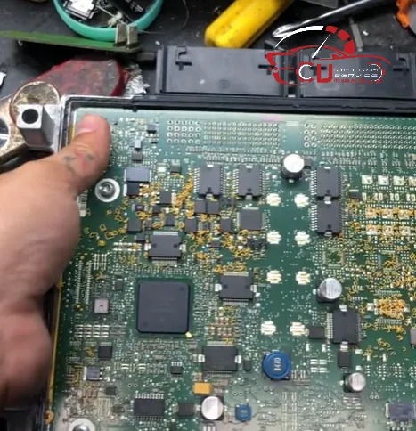 CHUYÊN SỬA CHỮA HỘP ĐỘNG CƠ ECU XE JEEP - VES WORKSHOP 4 Sửa chữa hộp động cơ ECU Xe Jeep