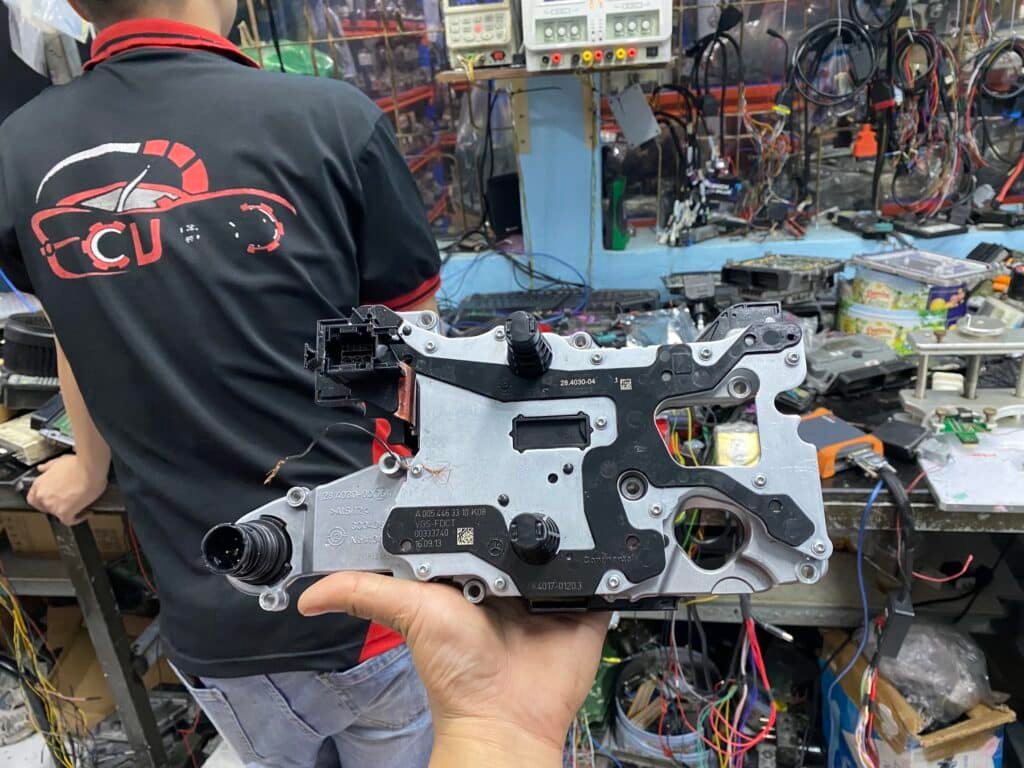 Kiểm tra hộp điều khiển hộp số DSG DQ200 tại VES