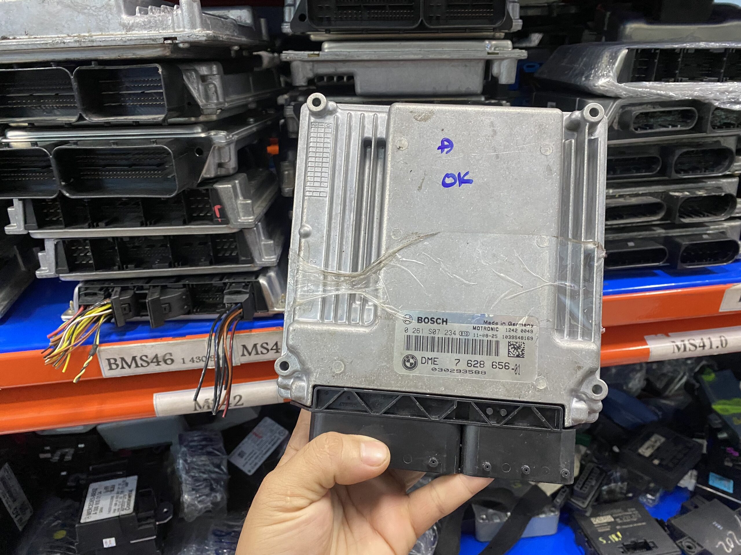 Hộp ECU là gì?