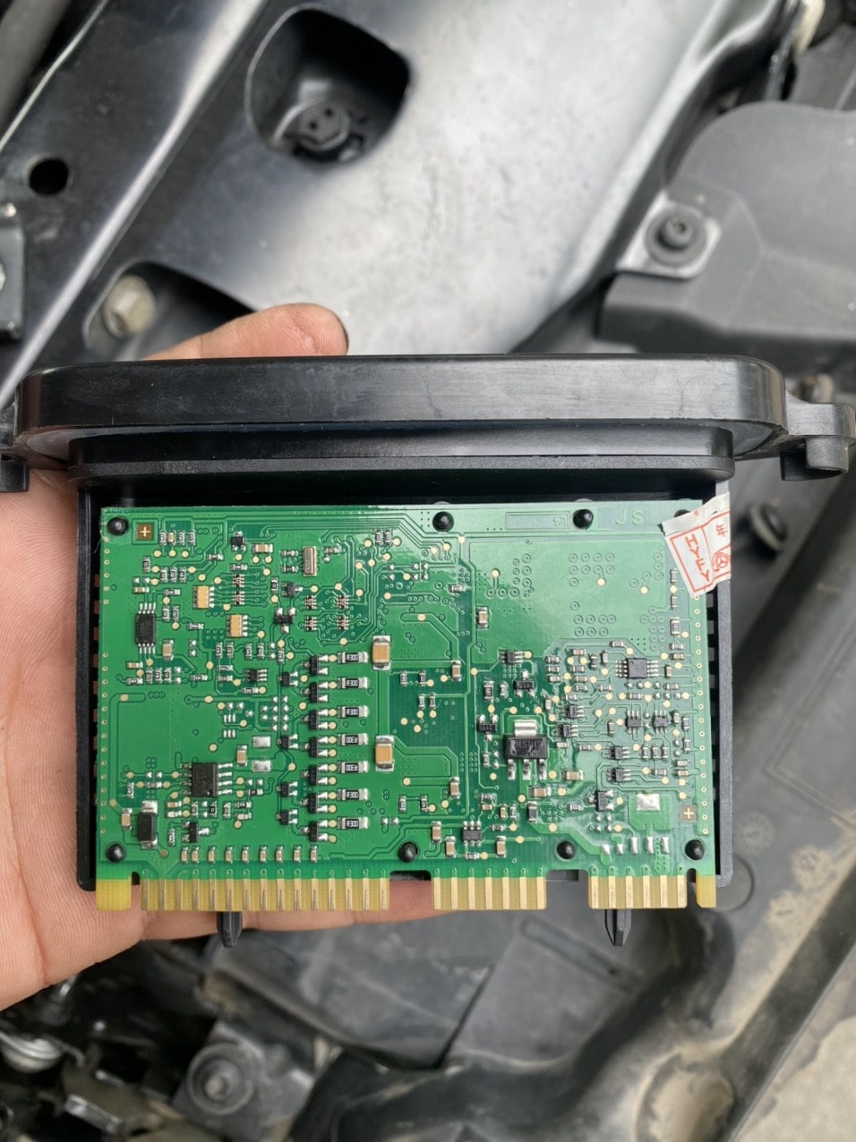 VES VIETNAM ECU SERVICE HỘP DDIEUF KHIỂN ĐÈN PHA XE BMW