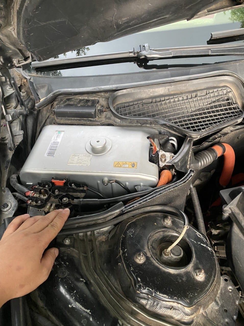 VES VIETNEM ECU SERVICE vị trí bình hybrid trên mercedes- benz s450