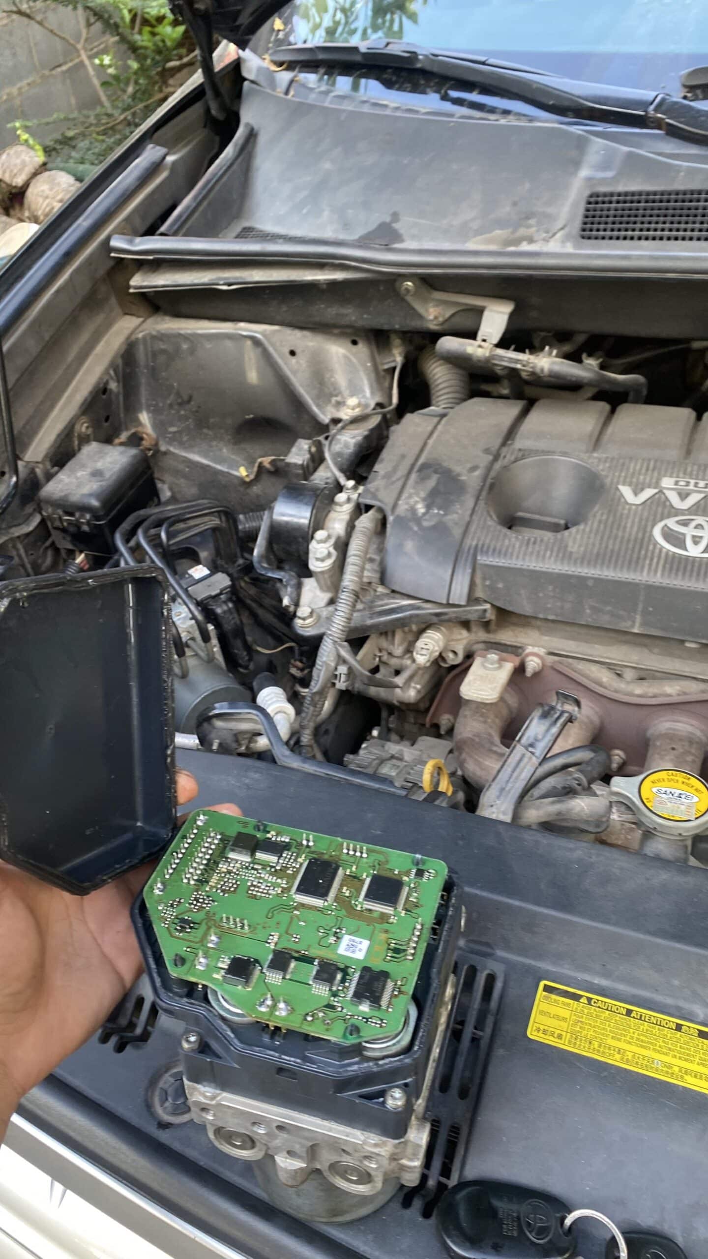 GARAGE VES CHUYÊN SỬA CHỮA ABS TOYOTA HIGHLANDER TẠI HỒ CHÍ MINH