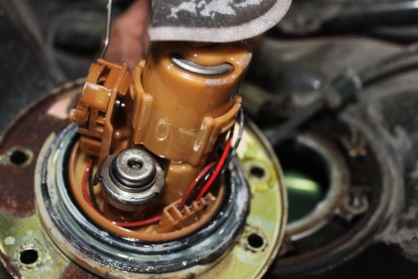 5 DẤU HIỆU NHẬN BIẾT RƠ LE BƠM NHIÊN LIỆU HƯ HỎNG 2 5 DẤU HIỆU NHẬN BIẾT RƠ LE BƠM NHIÊN LIỆU HƯ HỎNG