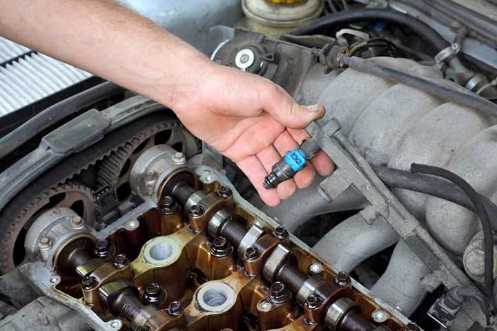 ĐỔ NHẦM XĂNG VÀO ĐỘNG CƠ DIESEL THÌ SẼ NHƯ THẾ NÀO? 2 ĐỔ NHẦM XĂNG VÀO ĐỘNG CƠ DIESEL THÌ SẼ NHƯ THẾ NÀO?