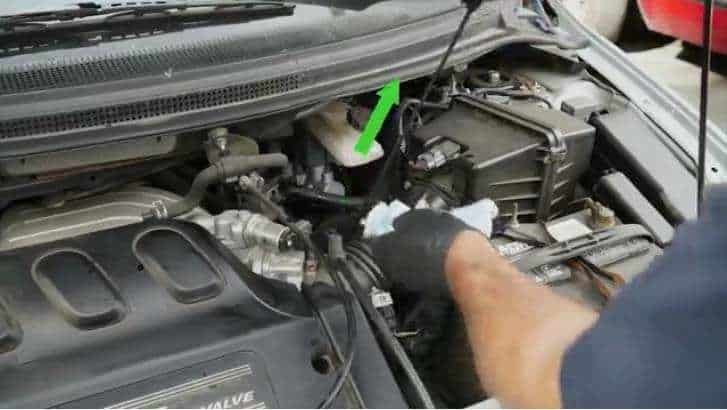 5 DẤU HIỆU HƯ HỎNG XI LANH CHÍNH TRÊN HỆ THỐNG PHANH Ô TÔ 2 5 DẤU HIỆU HƯ HỎNG XI LANH CHÍNH TRÊN HỆ THỐNG PHANH Ô TÔ