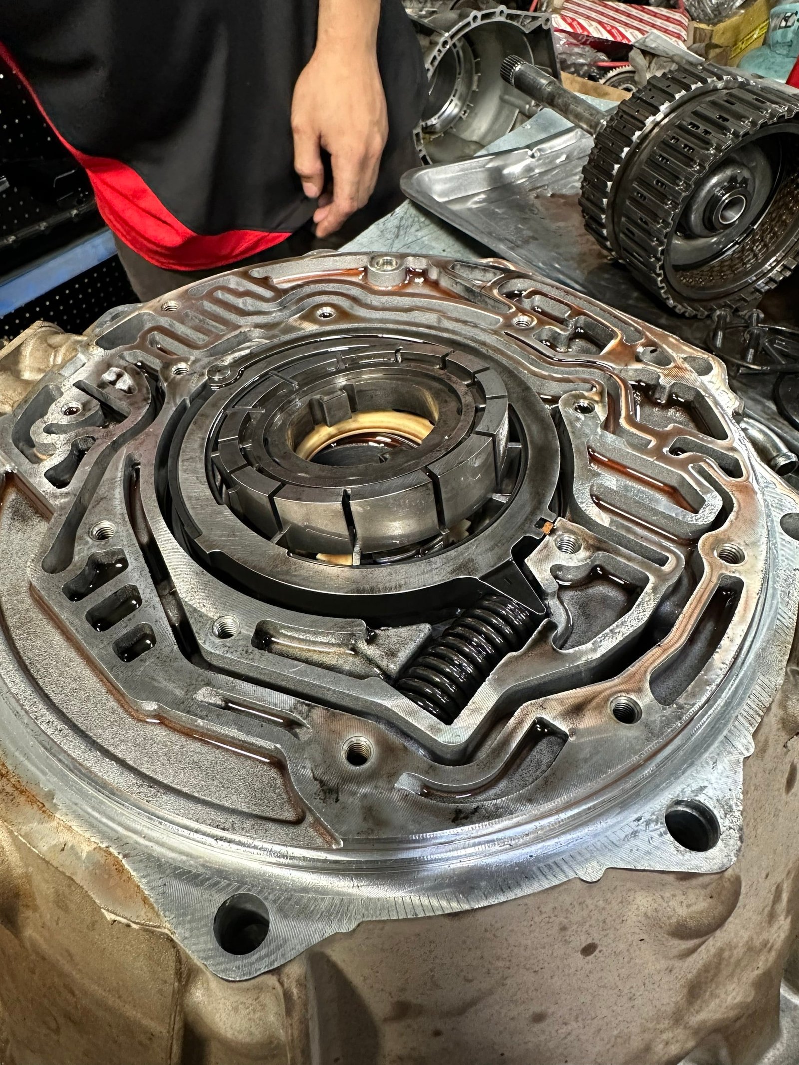 Tiếng động lạ phát ra từ hộp số (tiếng rít, hú, loảng xoảng) Tiếng động lạ phát ra từ hộp số (tiếng rít, hú, loảng xoảng)