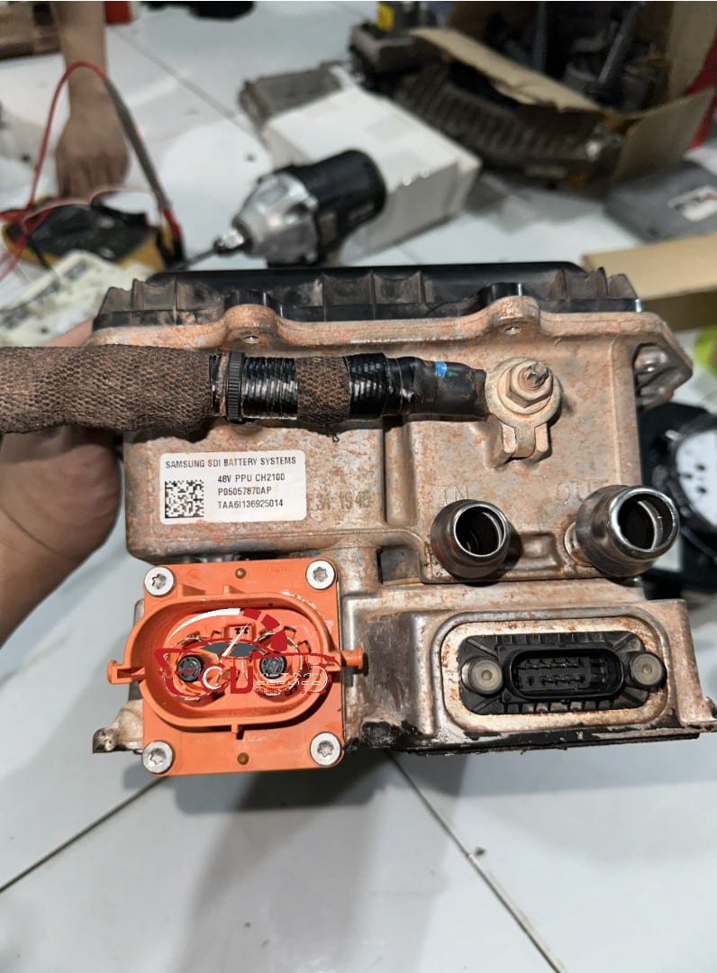 GARAGE VES SỬA CHỮA BATTERY 48 VOLT JEEP WRANGLER 2.0 (eTorque)