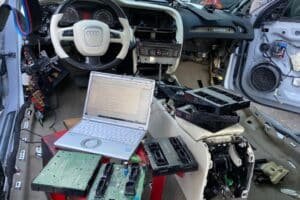Sửa Chữa Túi Khí Audi Chuyên Sâu Khắc Phục Lỗi SRS & Phục Hồi Dữ Liệu Từ VES WORKSHOP