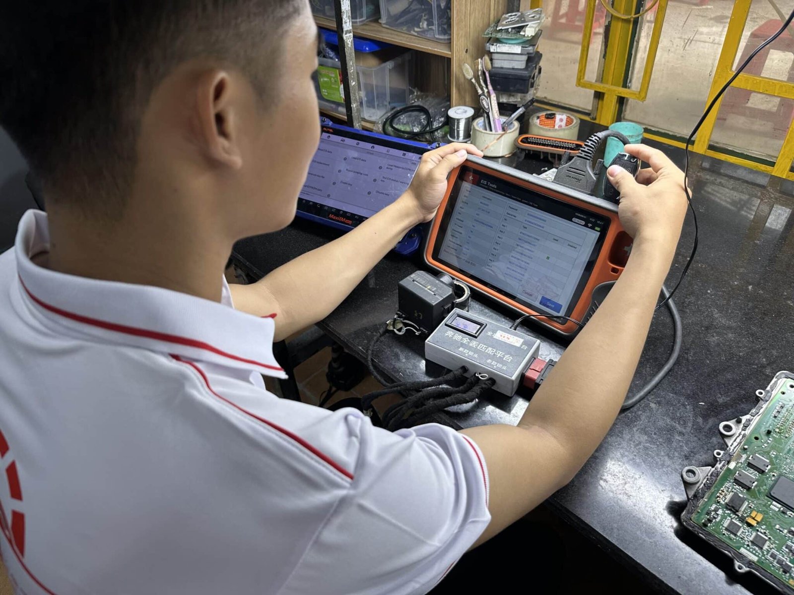 GARAGE SỬA ECU ECM PCM LEXUS HÀNG ĐẦU HIỆN NAY 2 Garage Ves Workshop chuyên sửa ECU ECM PCM Lexus uy tín, chuyên nghiệp hiện nay