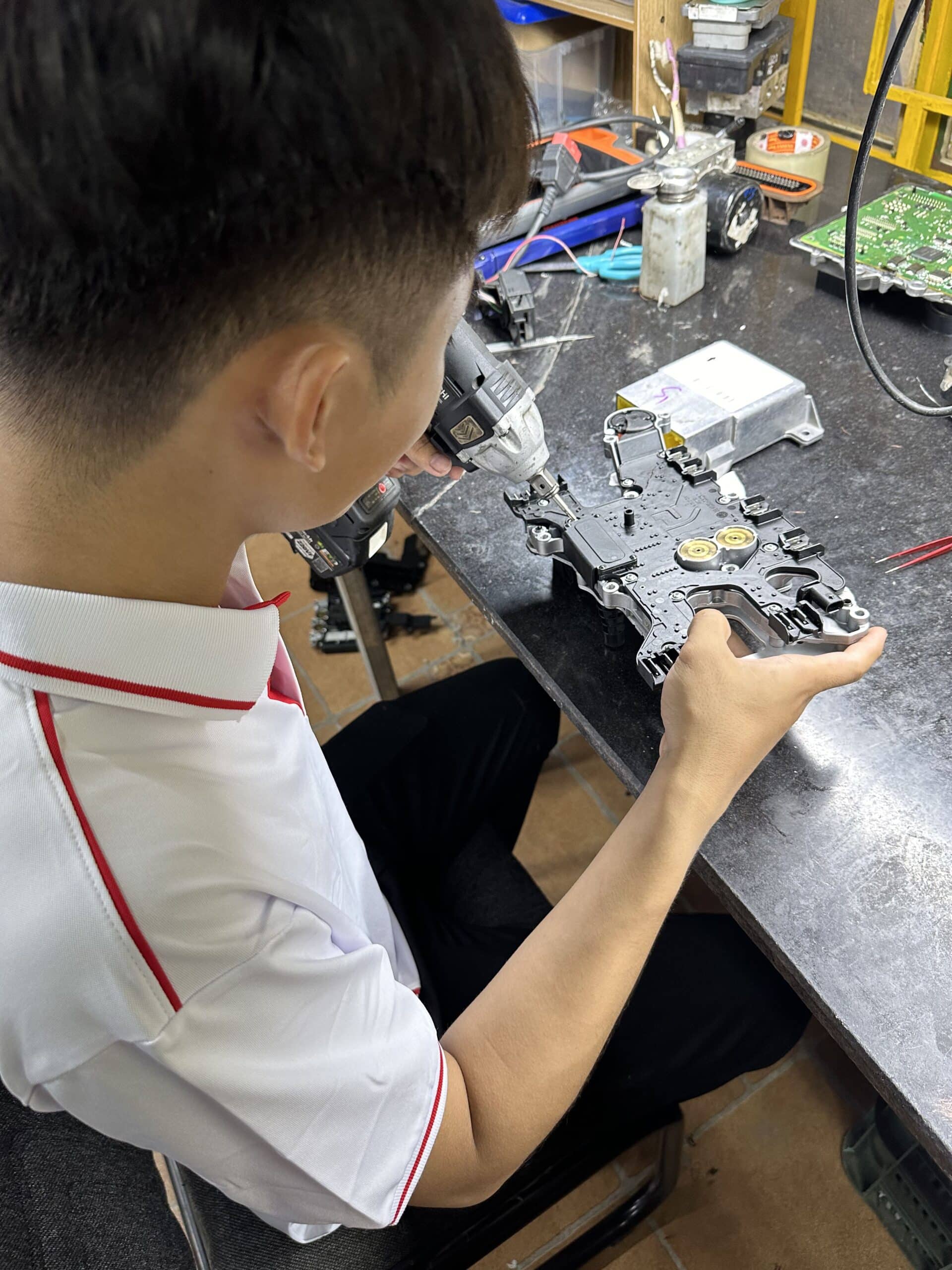 Dịch vụ sửa TCM TCU BMW chuyên nghiệp, bảo hành dài hạn tại Ves Workshop