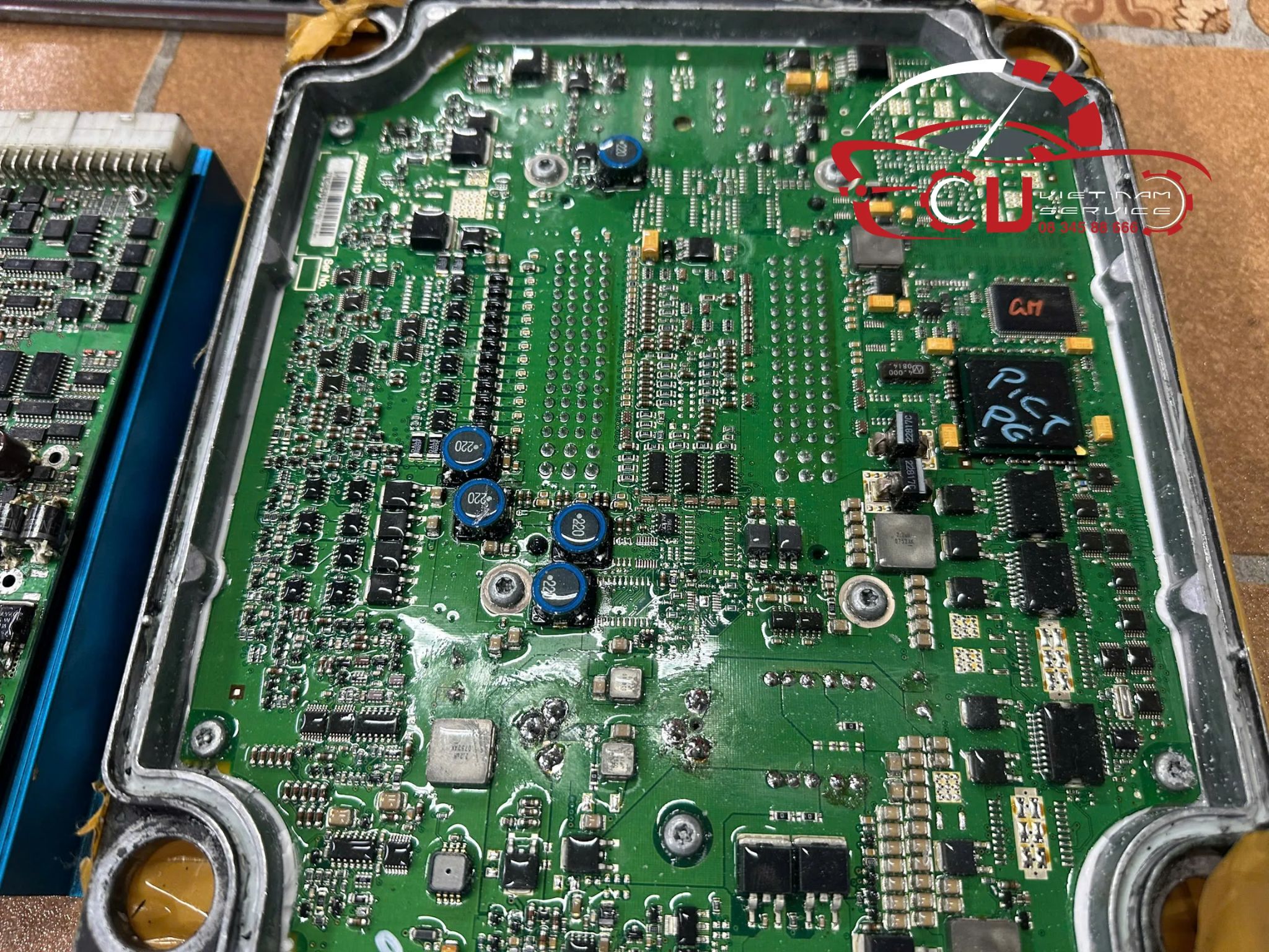 SỬA CHỮA LỖI HỘP ECU ĐỘNG CƠ XE VOLVO TẠI VES WORKSHOP 4 SỬA CHỮA LỖI HỘP ECU ĐỘNG CƠ XE VOLVO