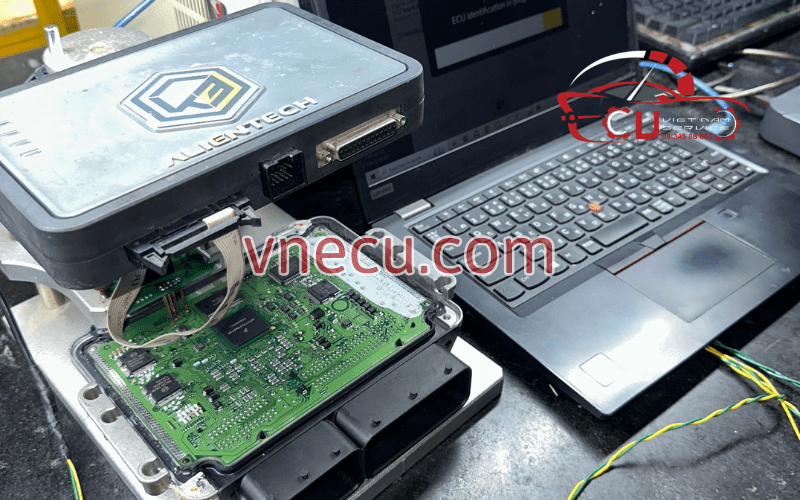 HỘP ĐEN ECU - SỬA ECU ECM PCM HYUNDAI TẠI TPHCM 3 Lỗi do tác động vật lý hoặc hao mòn theo thời gian xe Hyundai
