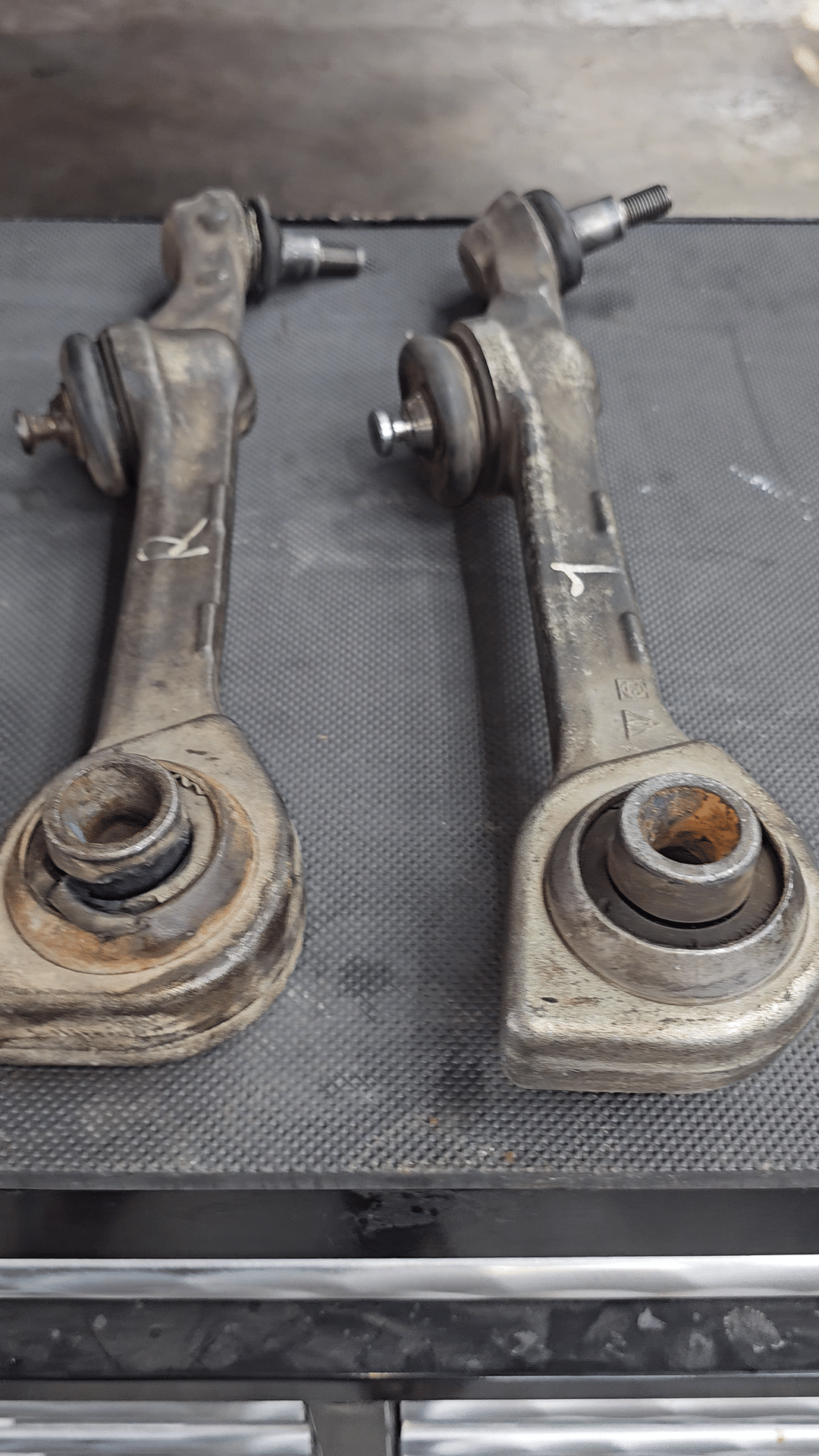 THAY THẾ HỆ THỐNG CÀNG Y CHO XE MERCEDES-BENZ