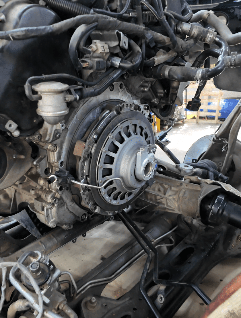 Những Dấu Hiệu Cho Thấy Bộ Chuyển Đổi Hybrid Có Vấn Đề