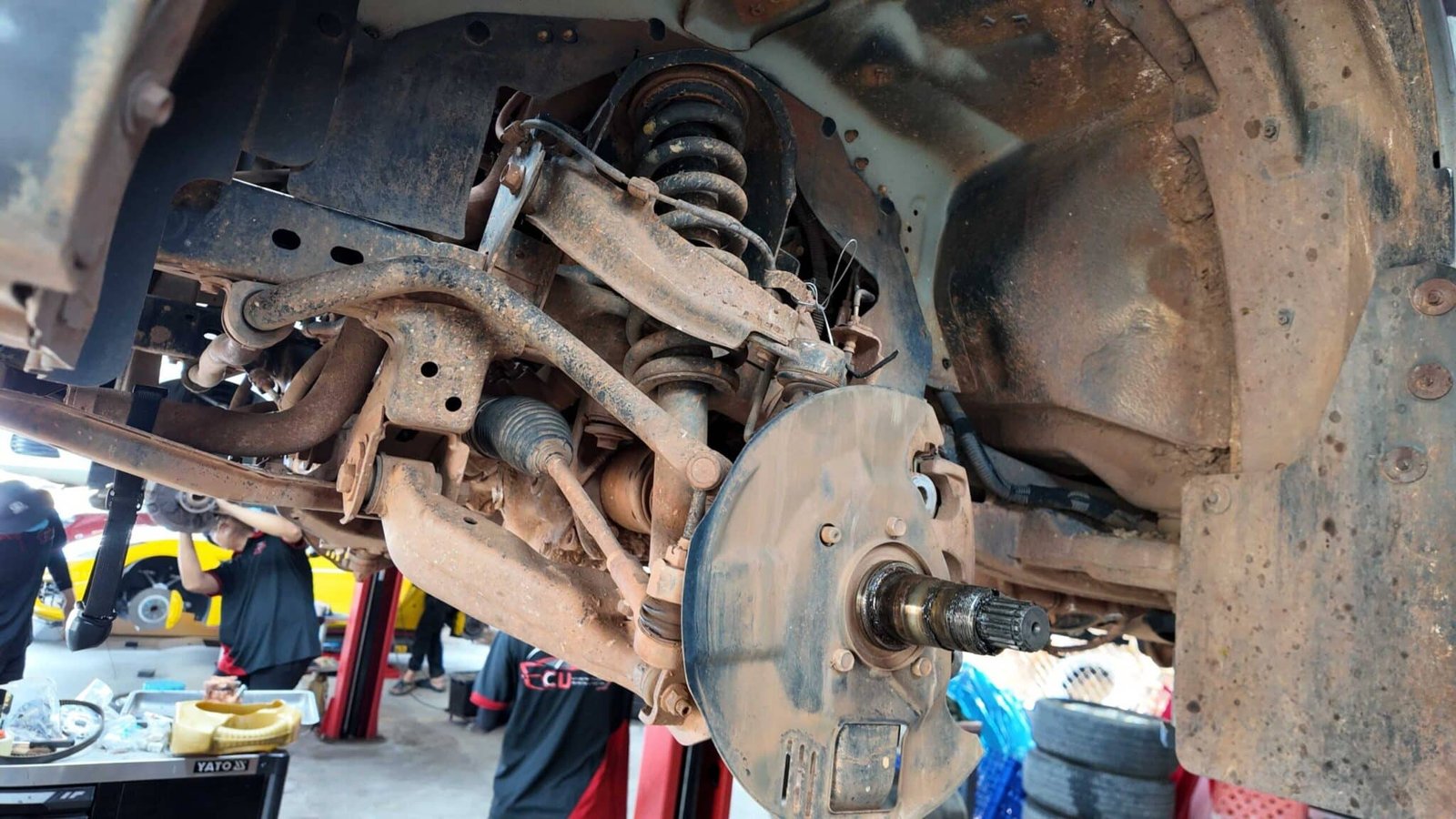 ĐẠI TU HỆ THỐNG GẦM CHEVROLET COLORADO TẠI VES WORKSHOP 2 Đại Tu Hệ Thống Gầm Chevrolet Colorado - Giải Pháp Chuyên Nghiệp Từ Ves Workshop