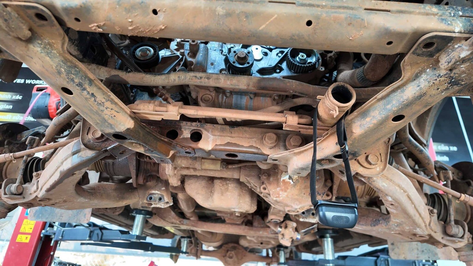 ĐẠI TU HỆ THỐNG GẦM CHEVROLET COLORADO TẠI VES WORKSHOP 3 Đại Tu Hệ Thống Gầm Chevrolet Colorado - Giải Pháp Chuyên Nghiệp Từ Ves Workshop