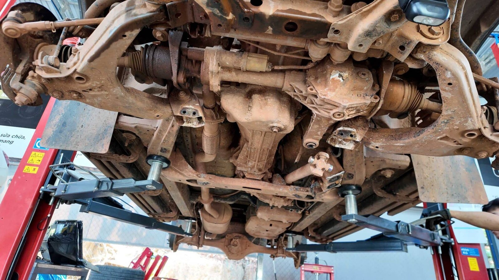 ĐẠI TU HỆ THỐNG GẦM CHEVROLET COLORADO TẠI VES WORKSHOP 6 Đại Tu Hệ Thống Gầm Chevrolet Colorado - Giải Pháp Chuyên Nghiệp Từ Ves Workshop