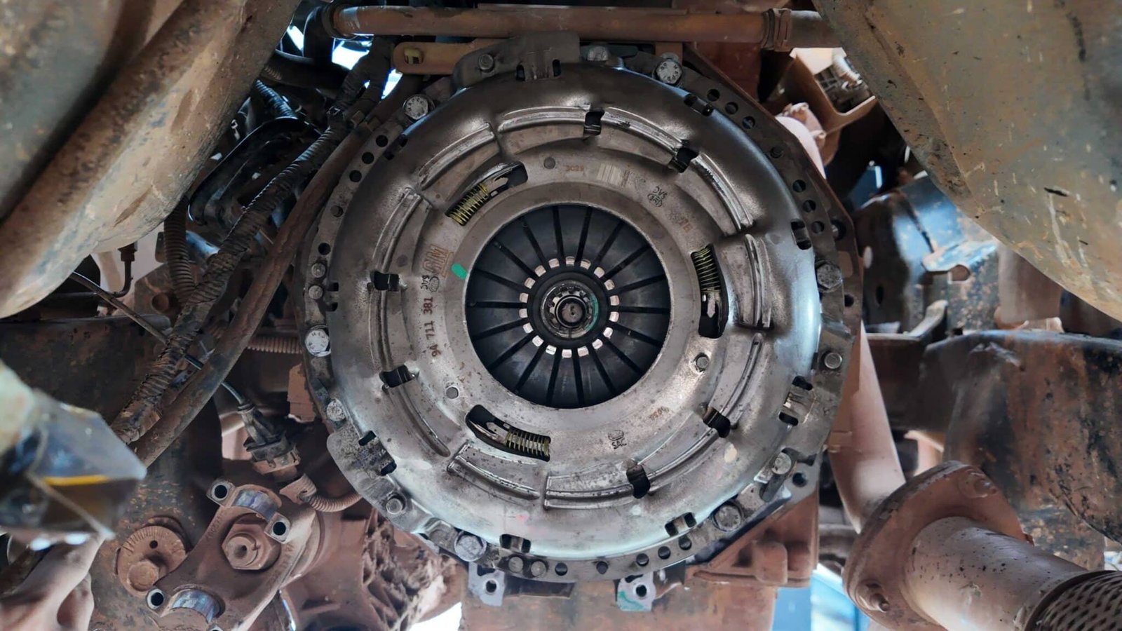 ĐẠI TU HỆ THỐNG KHUNG GẦM CHEVROLET TẠI VES WORKSHOP 7 Đại Tu Hệ Thống Khung Gầm Chevrolet Chuyên Nghiệp tại Ves Workshop – Giải Pháp Toàn Diện Cho Xe Bạn