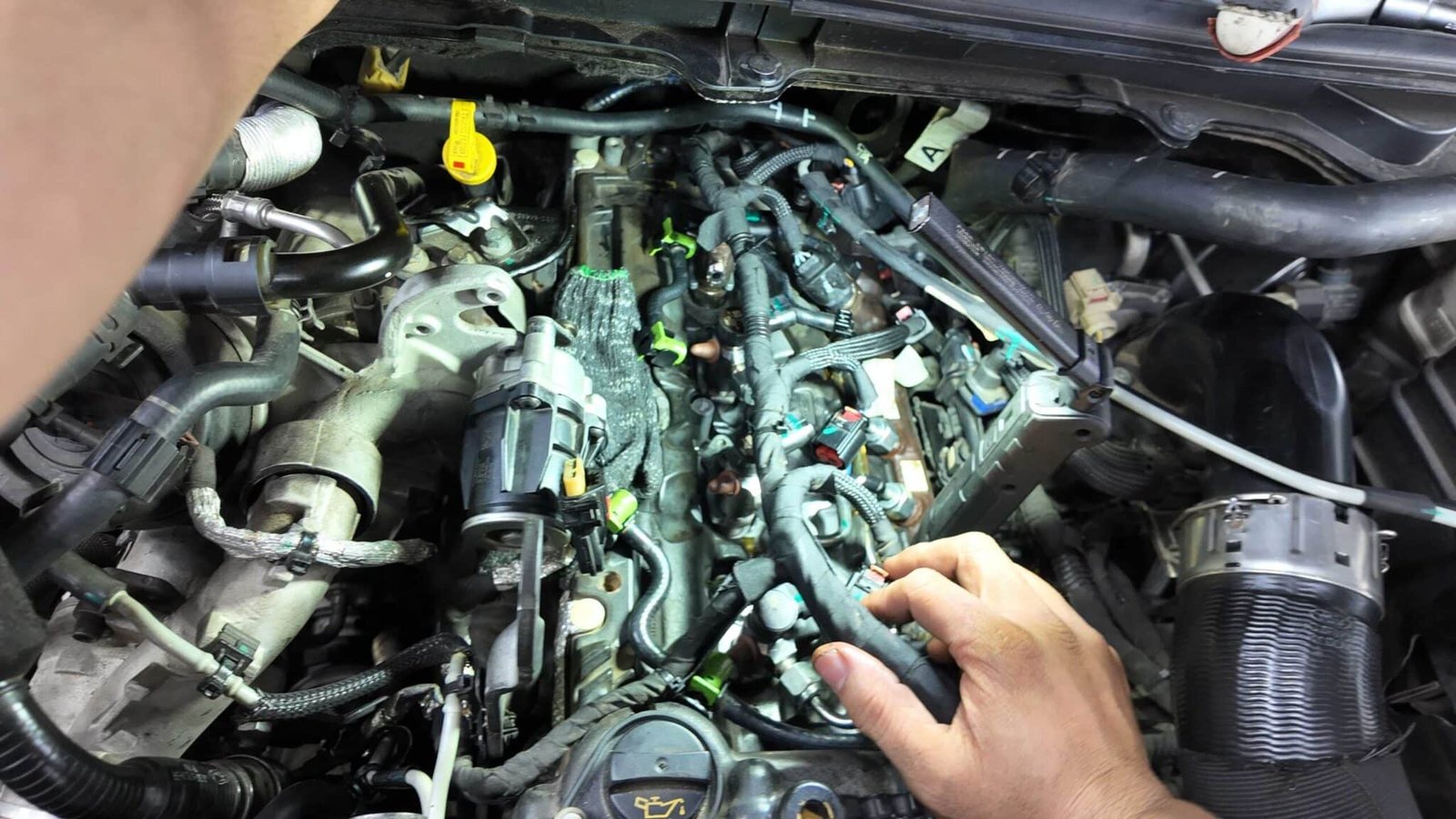 SỬA CHỮA RÒ RỈ DẦU ĐỘNG CƠ VS KIM PHUN NHIÊU LIỆU TẠI VES WORKSHOP