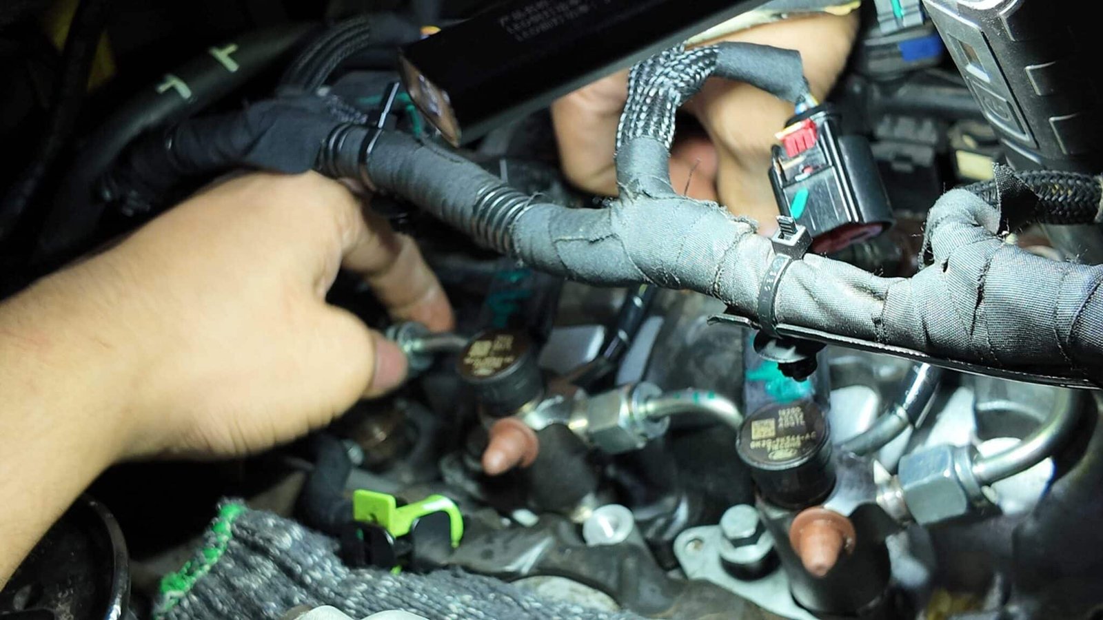 SỬA CHỮA RÒ RỈ DẦU ĐỘNG CƠ VS KIM PHUN NHIÊU LIỆU TẠI VES WORKSHOP