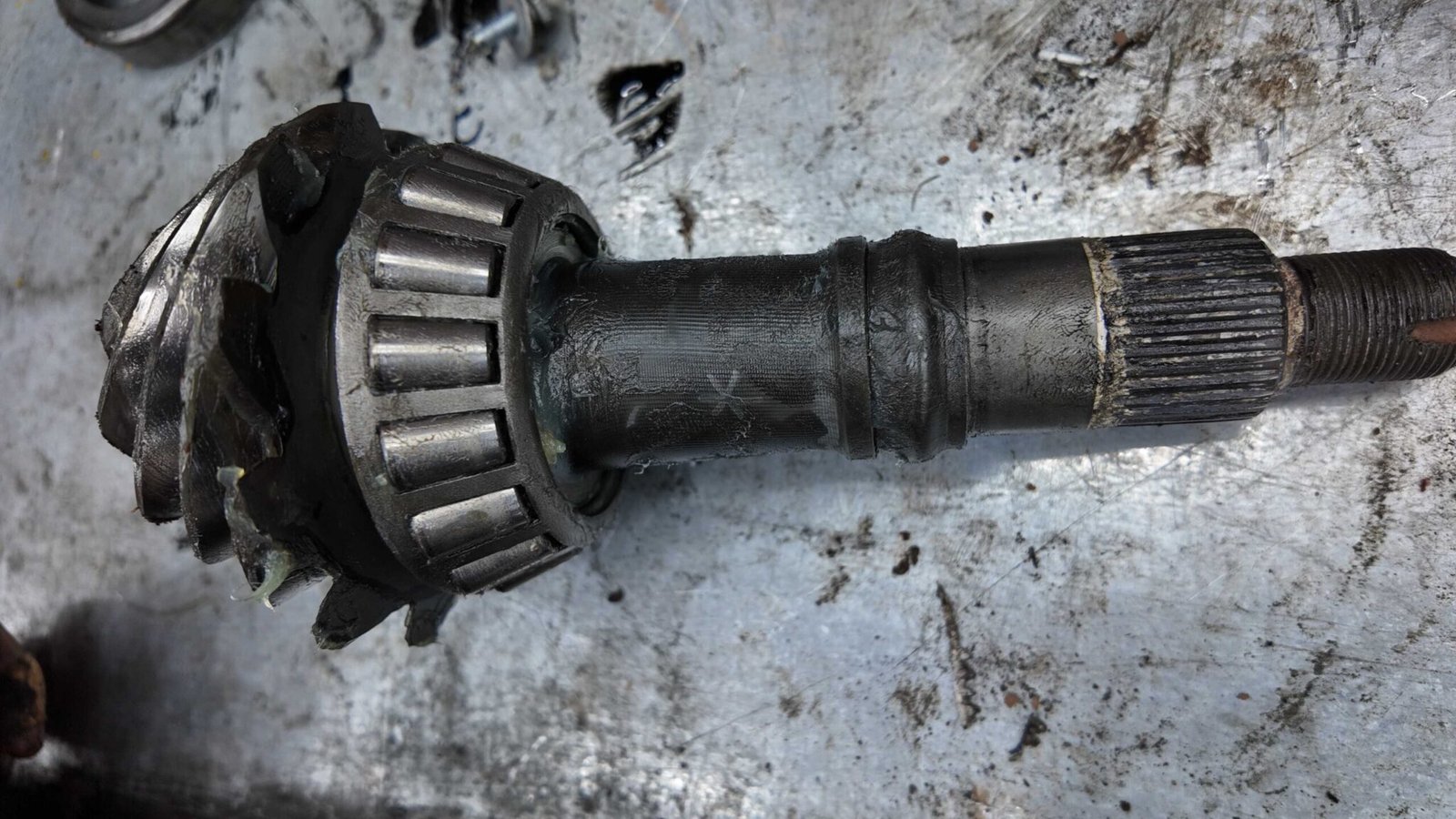 Sửa Chữa-Thay Thế Bộ Vi Sai Cầu Sau Chevrolet Colorado tại Ves Workshop Chuyên Nghiệp, Uy Tín