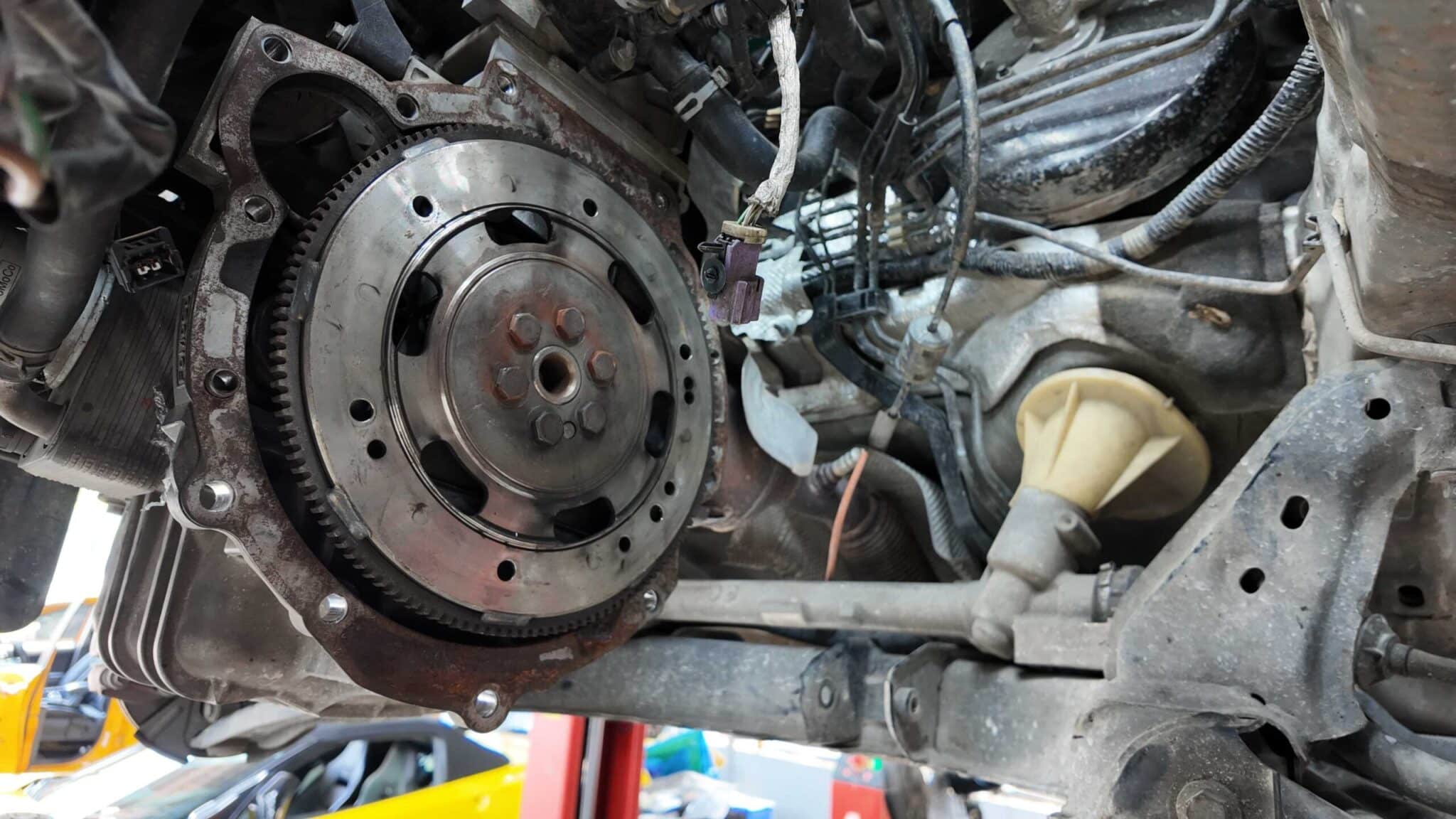 SỬA CHỮA HỘP SỐ KIA MORNING TẠI VES WORKSHOP 3 Dấu hiệu cảnh báo hộp số Kia Morning gặp sự cố