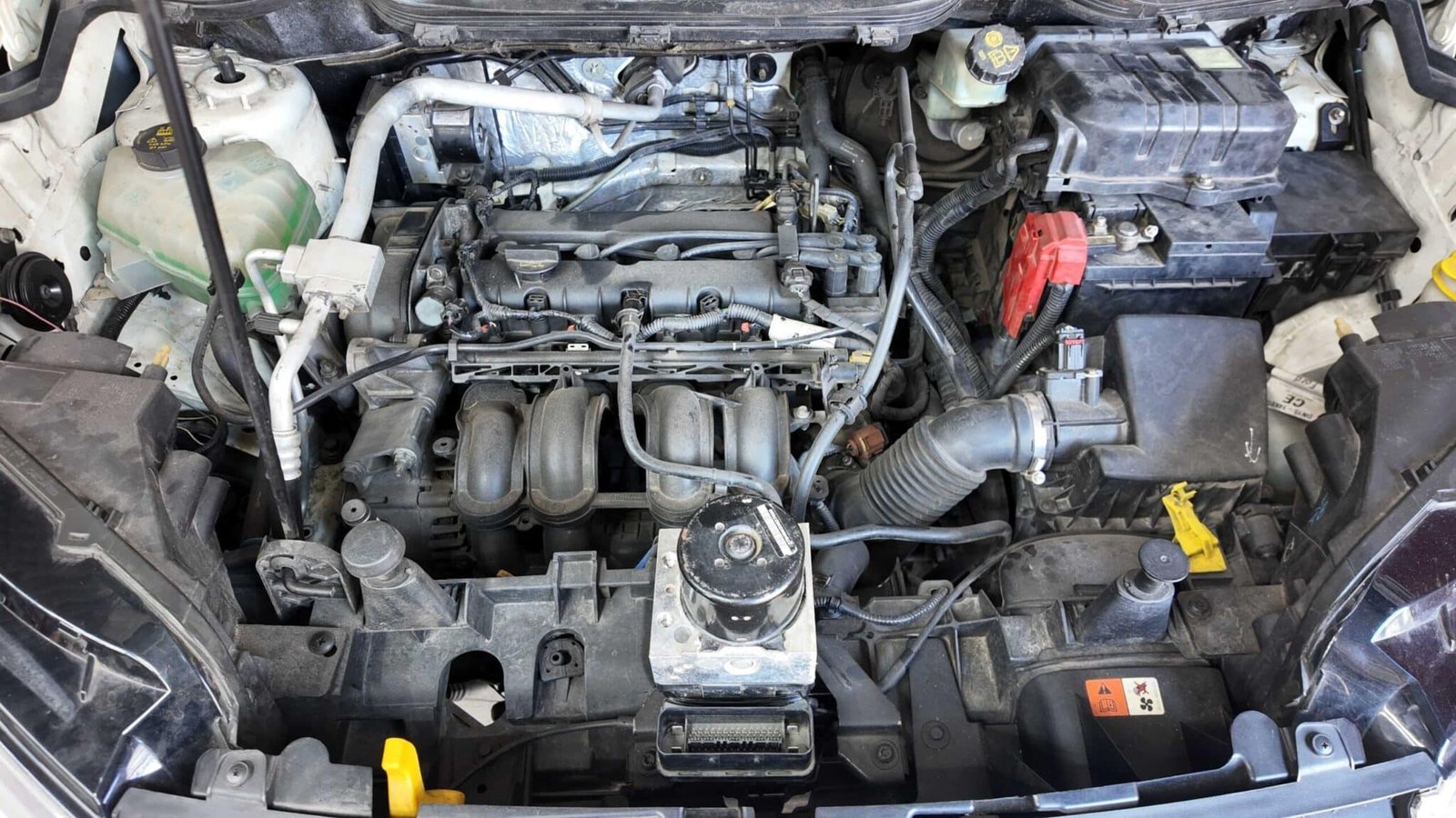 Thay Thế Cụm Bơm ABS Ford EcoSport – Giải Pháp An Toàn & Hiệu Quả Tại Ves Workshop 