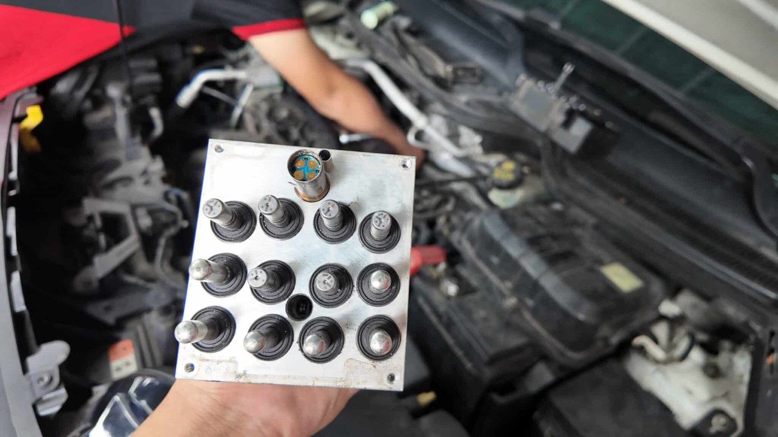 Thay Thế Cụm Bơm ABS Ford EcoSport – Giải Pháp An Toàn & Hiệu Quả Tại Ves Workshop 