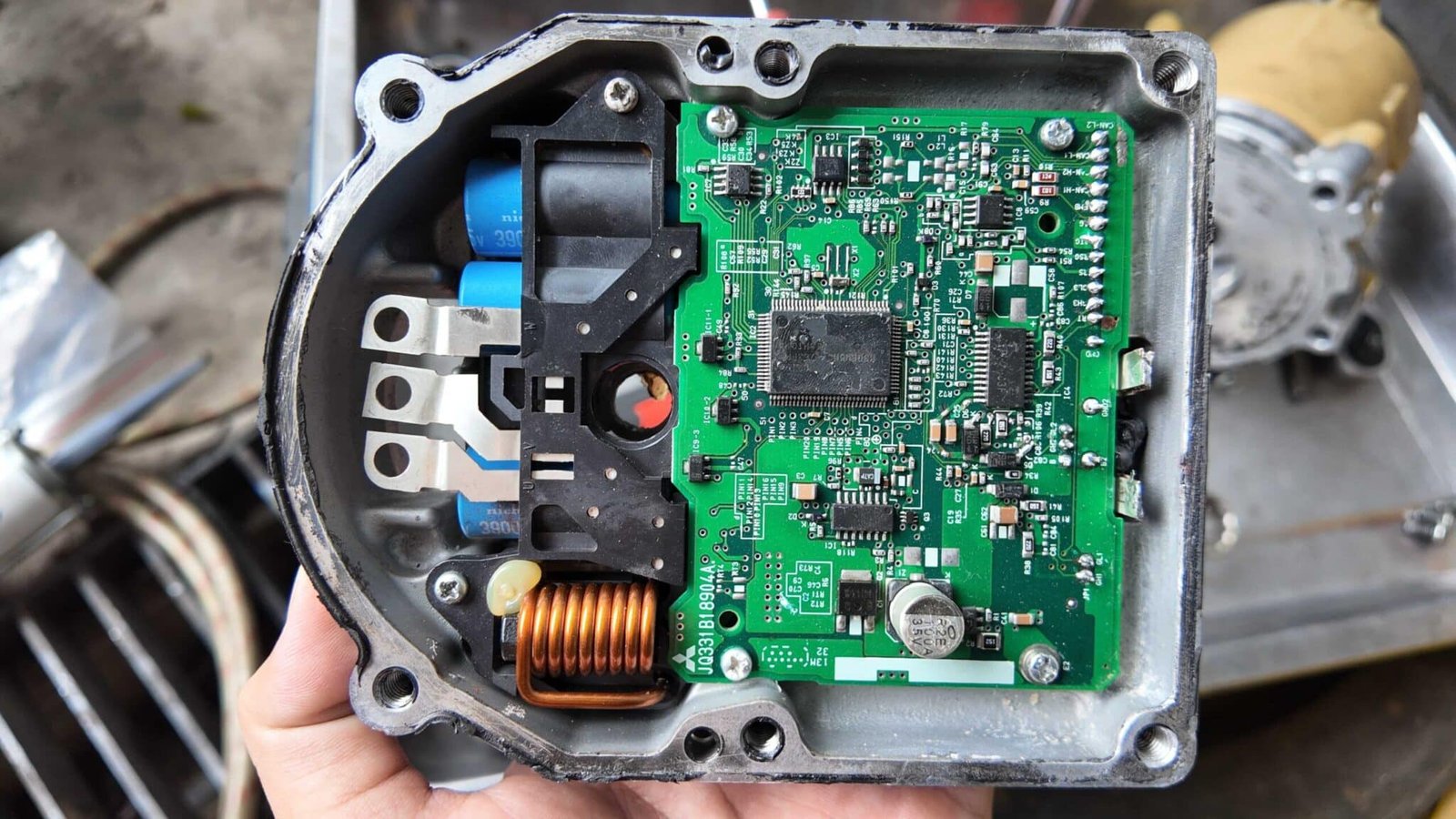 Sửa Chữa Cụm Bơm Trợ Lực Lái Mazda 3 tại VES Workshop - Giải Pháp An Toàn Và Chính Xác Cho Xe Của Bạn