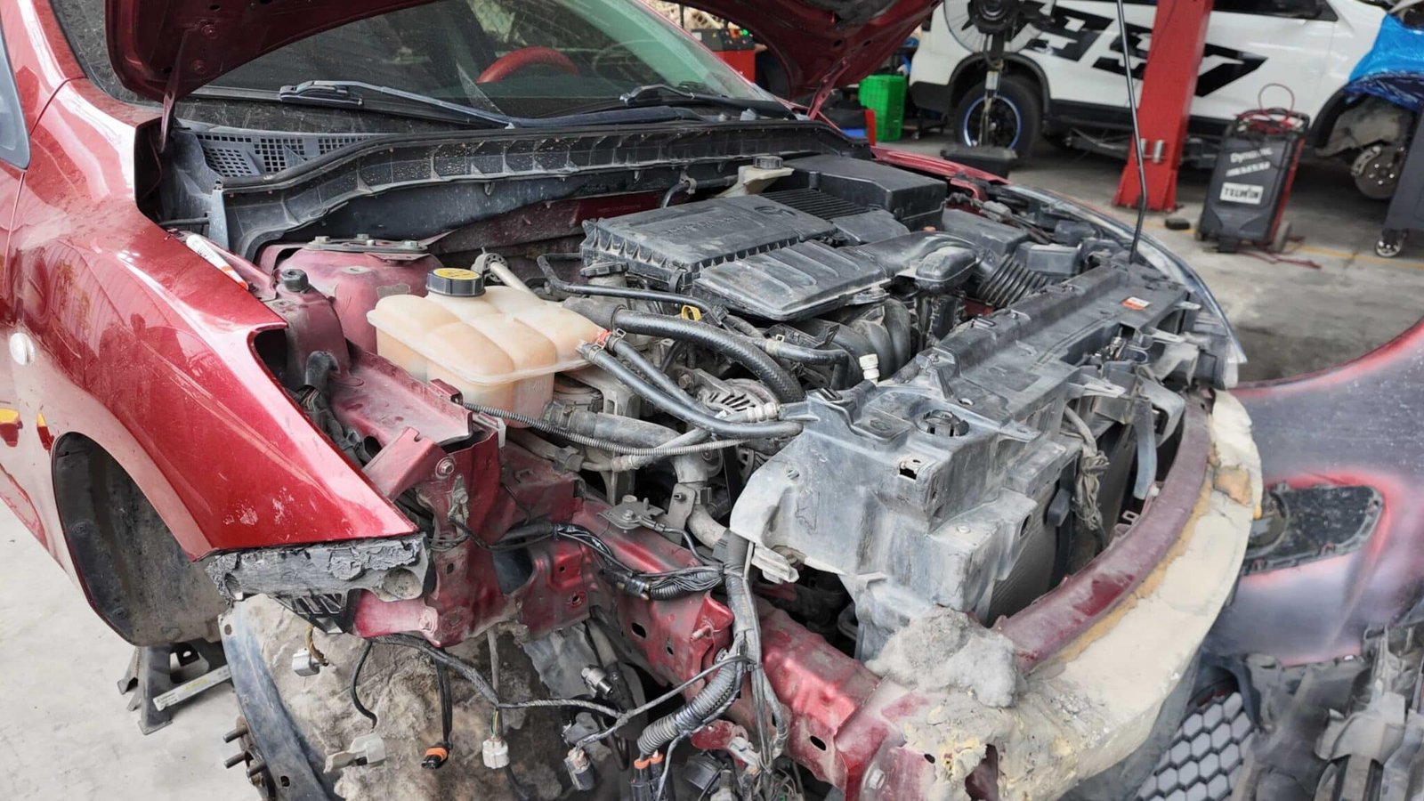 Sửa Chữa Cụm Bơm Trợ Lực Lái Mazda 3 tại VES Workshop - Giải Pháp An Toàn Và Chính Xác Cho Xe Của Bạn