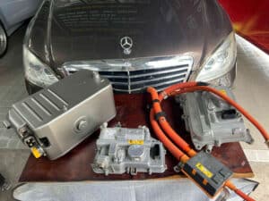 SỬA CHỮA HỘP ĐIỀU KHIỂN NGUỒN BÌNH ẮC QUY MERCEDES-BENZ S400 W221 - GIẢI PHÁP CHUYÊN NGHIỆP TẠI VES WORKSHOP