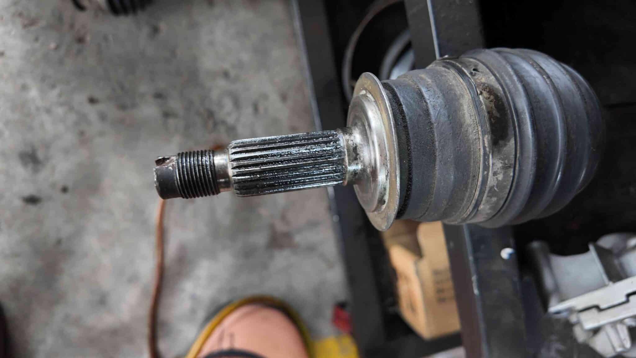 Vệ sinh và chống gỉ khung gầm