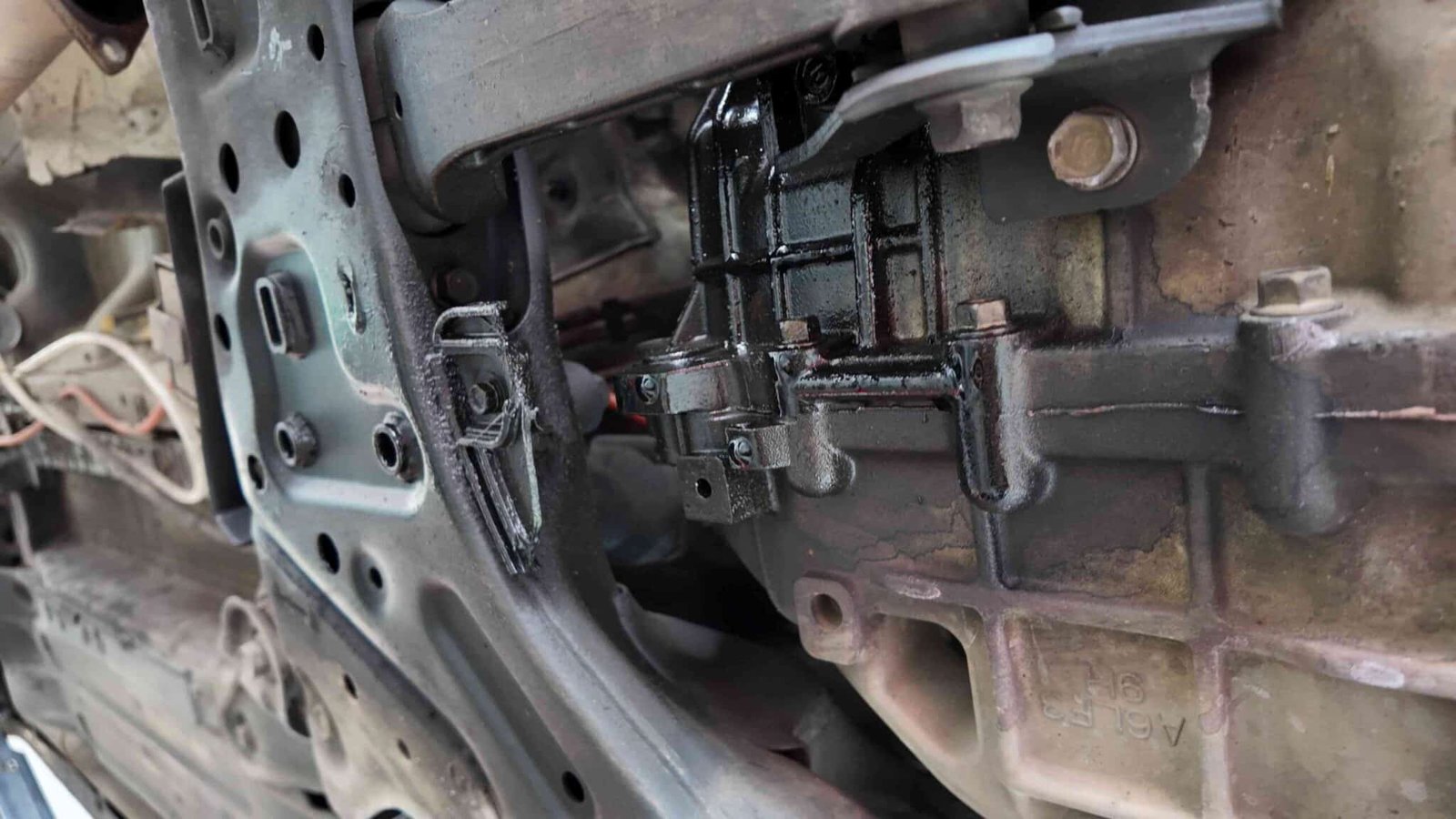 BẢO DƯỠNG HỆ THỐNG GẦM AUDI A4 TẠI VES WORKSHOP 3 Các bộ phận chính của hệ thống gầm Audi A4