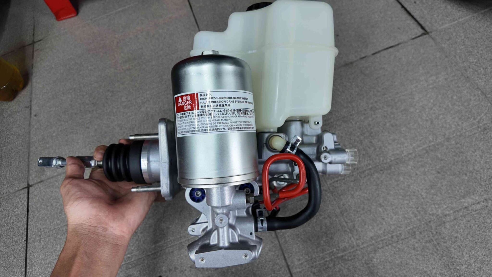 SỬA CHỮA CỤM BƠM ABS TOYOTA LAND CRUISER - VES WORKSHOP 10 Chính sách bảo hành và hậu mãi tại Ves Workshop