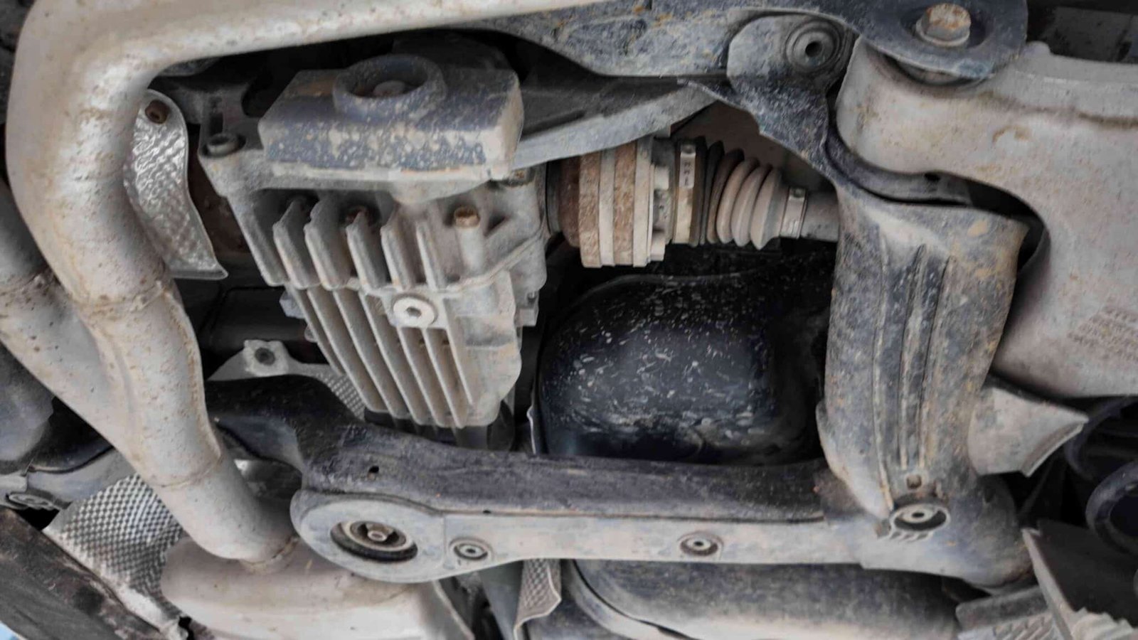 BẢO DƯỠNG HỆ THỐNG GẦM AUDI A4 TẠI VES WORKSHOP 7 Bảng giá và lựa chọn linh kiện dịch vụ bảo dưỡng gầm Audi A4