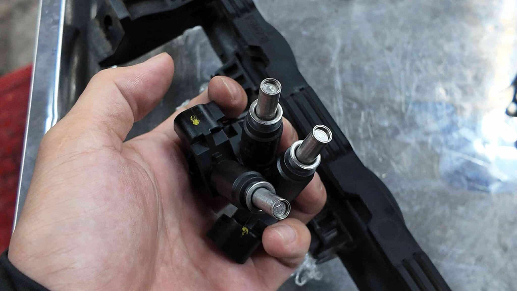 Tần suất vệ sinh họng nạp và bảo dưỡng định kỳ