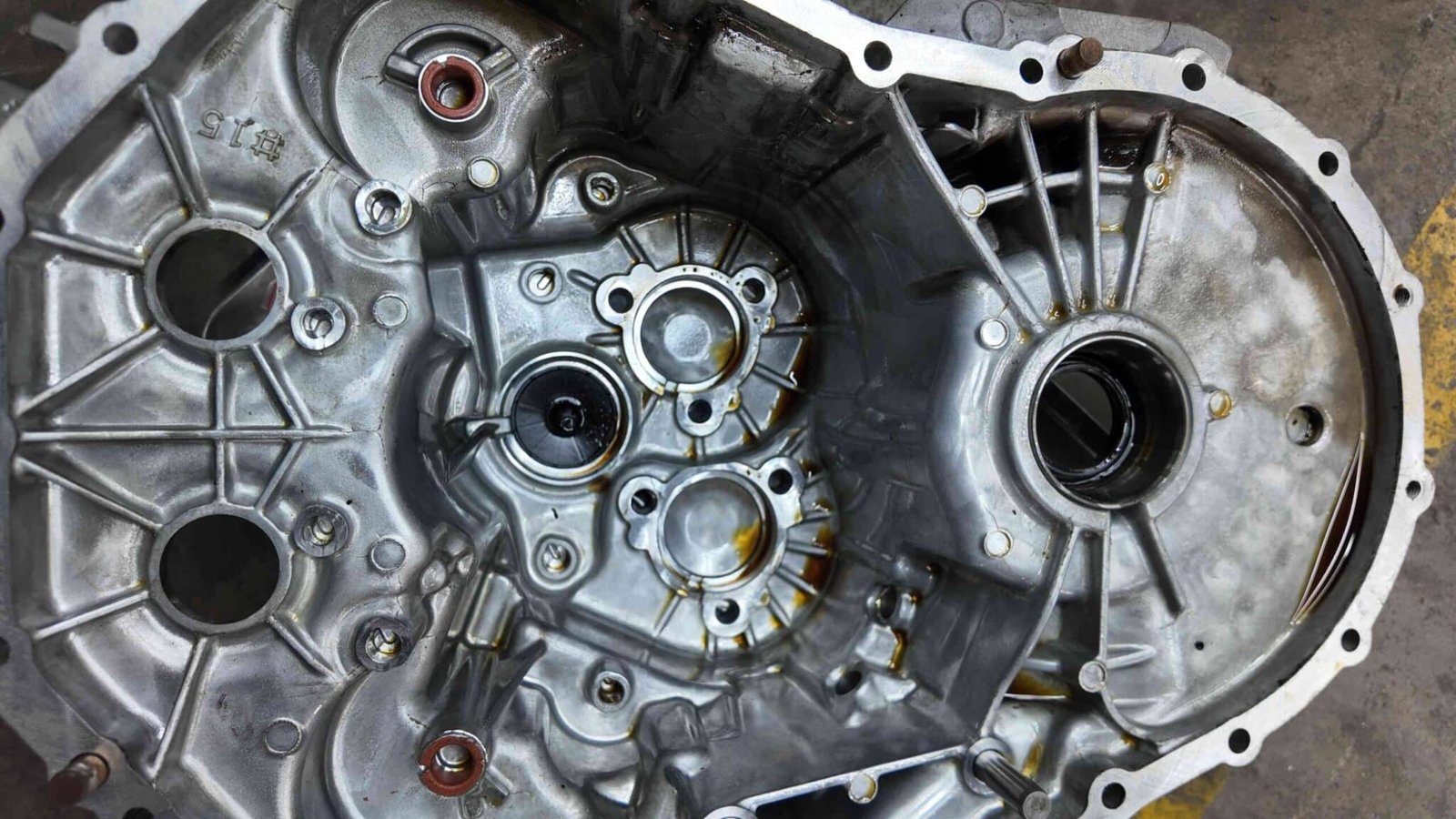 Chuyển số chậm hoặc trượt côn