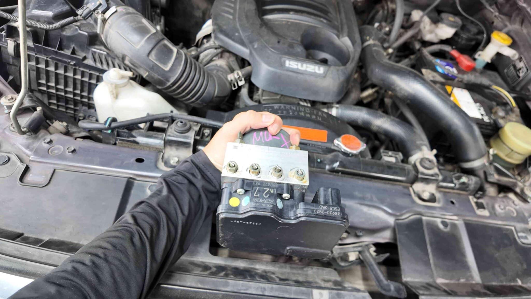 Kiểm tra và sửa chữa module ABS Kiểm tra và sửa chữa module ABS