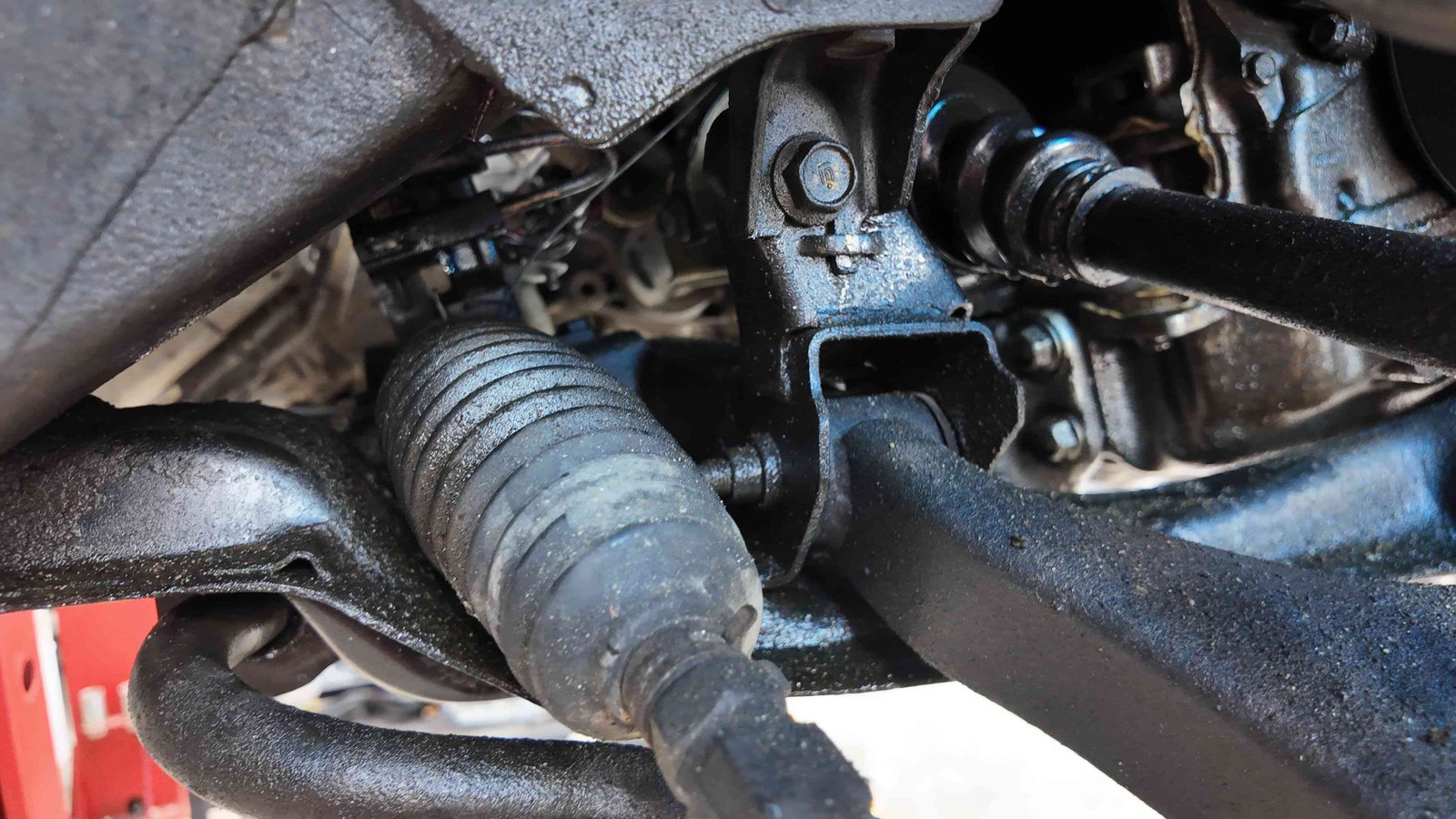 Dịch vụ bảo dưỡng gầm ô tô tại Ves Workshop