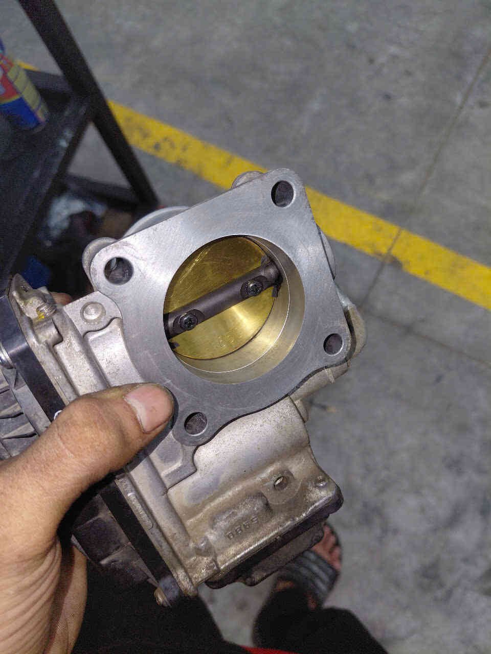 Ford Ranger XL báo lỗi liên quan bướm ga