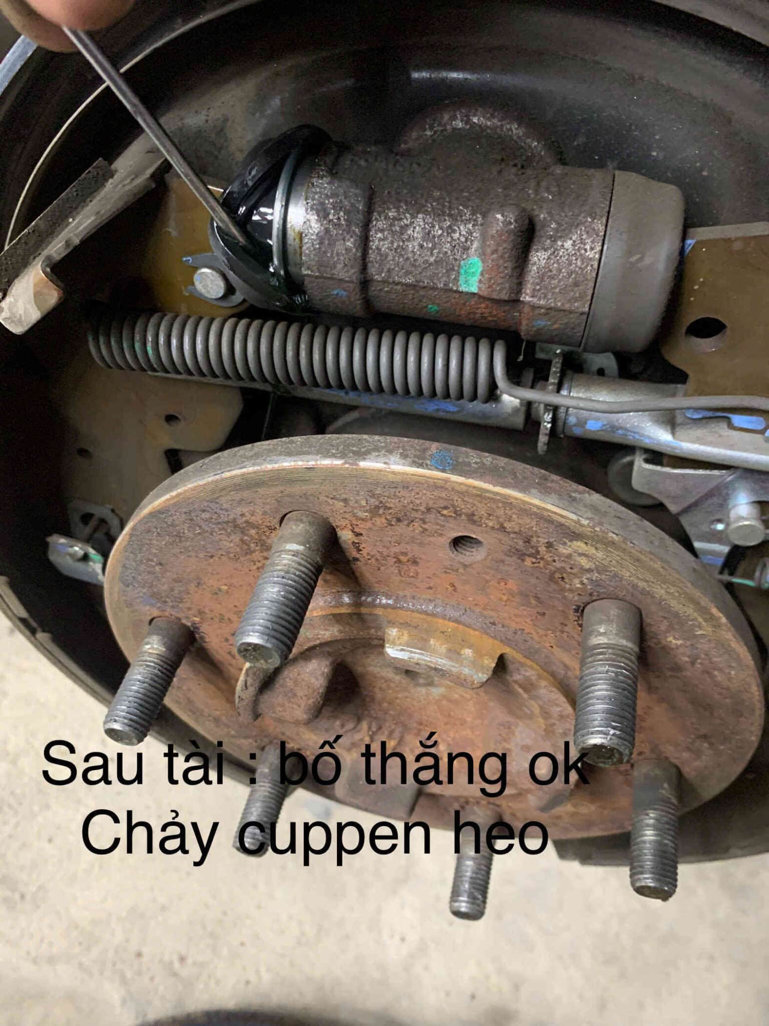 Kiểm tra hệ thống phanh và má phanh Kiểm tra hệ thống phanh và má phanh