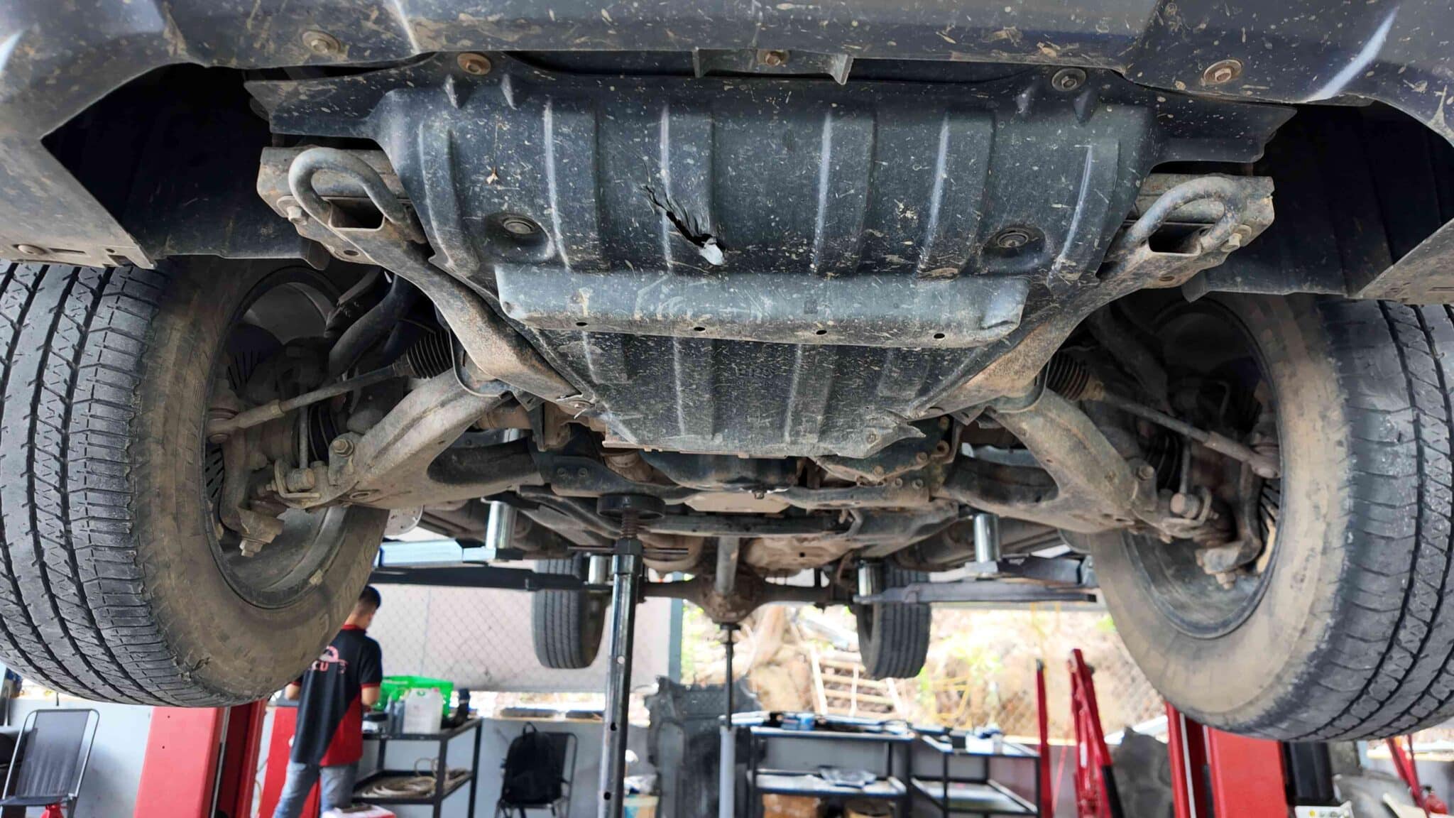 Các bước bảo dưỡng định kỳ hệ thống gầm Chevrolet Colorado Các bước bảo dưỡng định kỳ hệ thống gầm Chevrolet Colorado