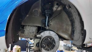 GARAGE Ô TÔ VES WORKSHOP SỬA CHỮA XE Ô TÔ CÓ TIẾNG KÊU KHI CHẠY QUA Ổ GÀ HOẶC GỜ GIẢM TỐC UY TÍN GIÁ RẺ