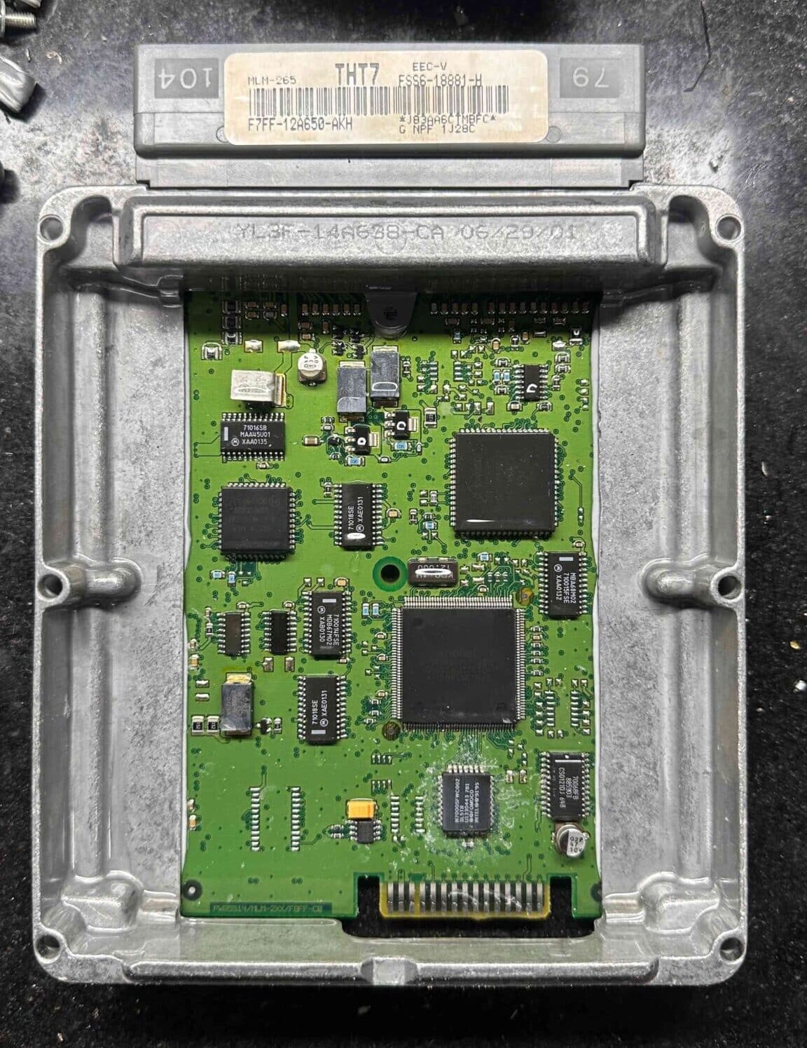 HỘP ĐIỀU KHIỂN ĐỘNG CƠ ECU ECM MAZDA 626 2.0L Mã phụ tùng ECU ECM  F7FF-12A650-AMD , FF7F-12A650-AMD   ECU, ECM F7FF-12A650-AMD , F7FF12A650AMD FF7F-12A650-AMD , FF7F12A650AMD FSS6-18881-H , FSS618881H MLM-265 , MLM265 THT7