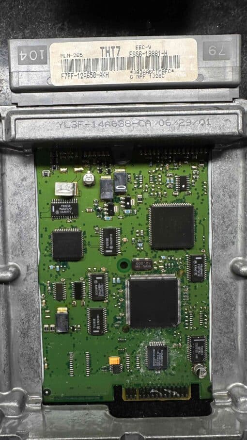 HỘP ĐIỀU KHIỂN ĐỘNG CƠ ECU ECM MAZDA 626 2.0L Mã phụ tùng ECU ECM  F7FF-12A650-AMD , FF7F-12A650-AMD   ECU, ECM F7FF-12A650-AMD , F7FF12A650AMD FF7F-12A650-AMD , FF7F12A650AMD FSR6-18881-D , FSR618881D MLM-263 , MLM263